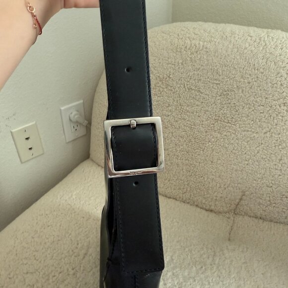 Authentic Salvatore Ferragamo Gancini Black Leather Shoulder Bag - Picture 5 of 9